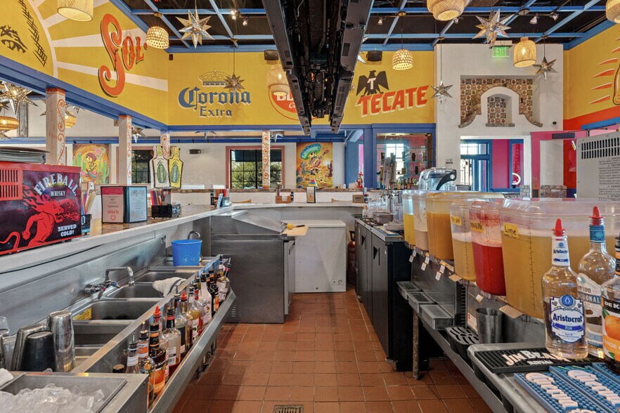 More Photos Of 1025 Industrial Dr, Crestview General Retail For Sale