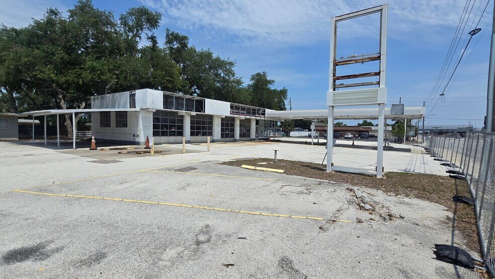 More Photos Of 6390 Seminole Blvd, Seminole Service Station For Sale