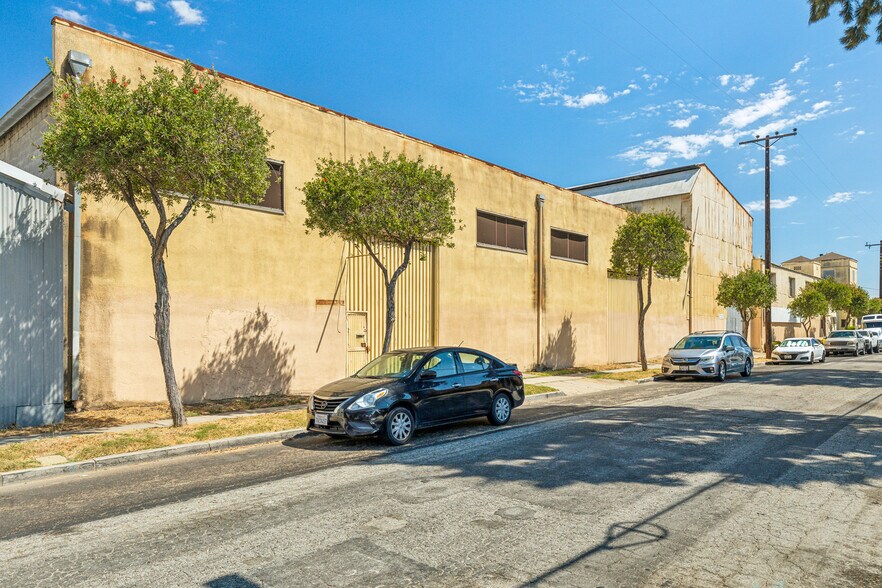 More Photos Of 11810 Center St, South Gate Manufacturing For Sale
