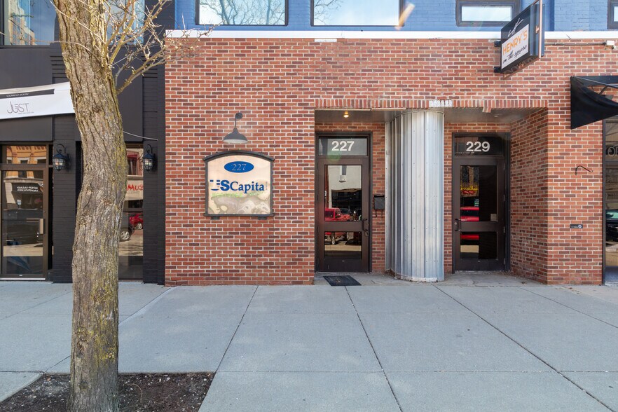 More Photos Of 227-229 S Washington Sq, Lansing Storefront Retail Office For Sale