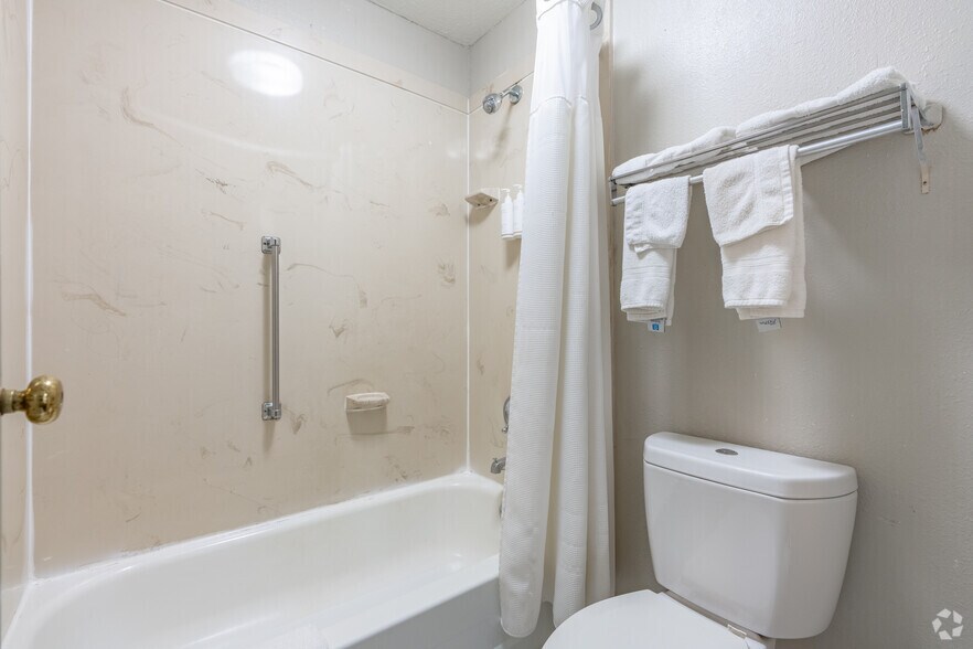 More Photos Of 2701 Highway 82 E, Greenville Hotel For Sale