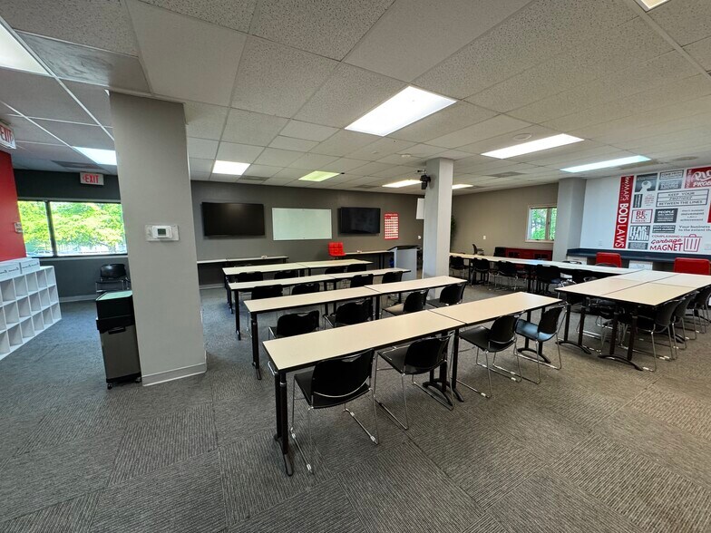 More Photos Of 1003-1005 Vandora Springs Rd, Garner Medical For Lease