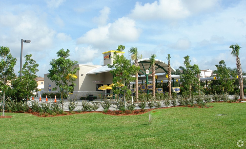 More Photos Of 201 N Congress Ave, West Palm Beach Fast Food For Lease