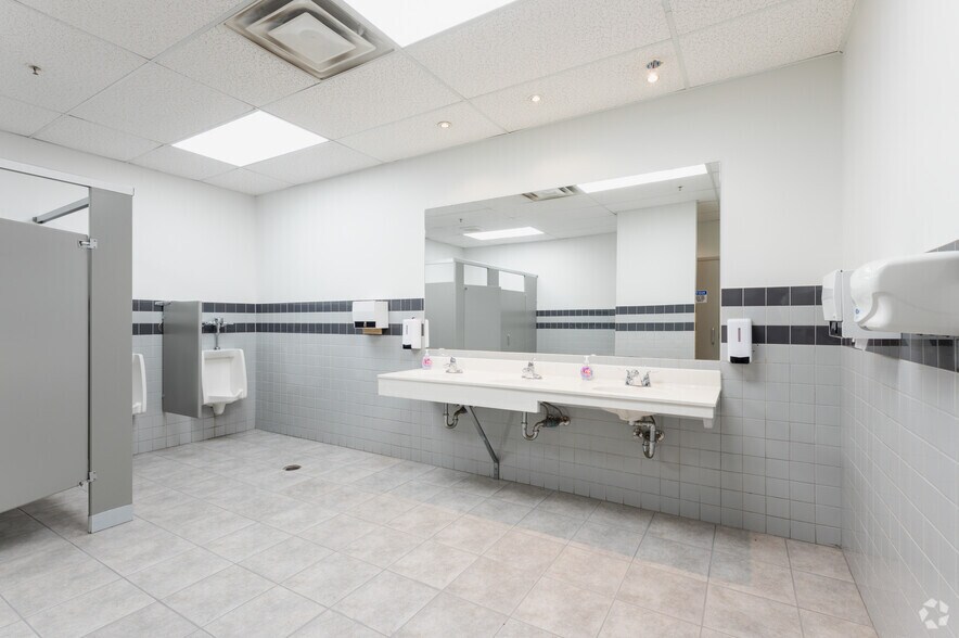 More Photos Of 8350 Lawson Rd, Milton Warehouse For Lease