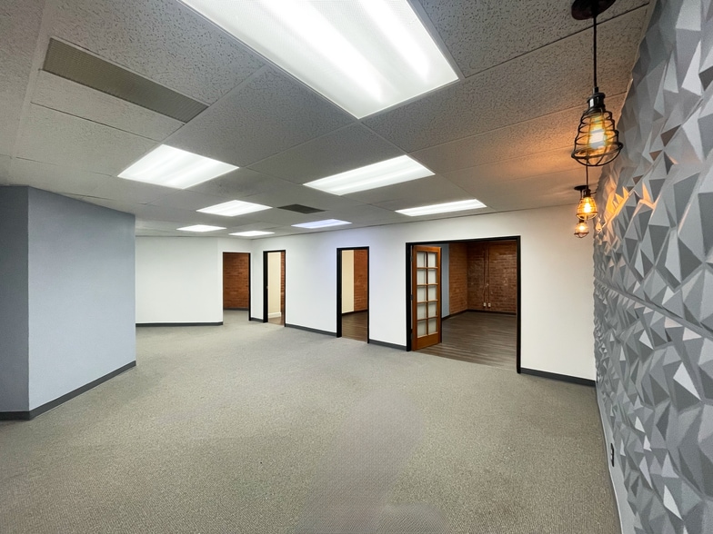 More Photos Of 9100 S Sepulveda Blvd, Los Angeles Office For Lease