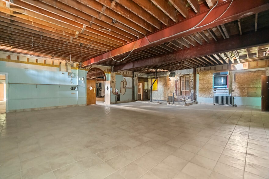 More Photos Of 54 Washington St, Middletown Office For Sale