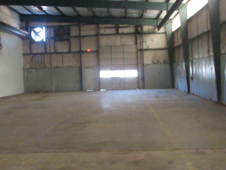 More Photos Of 127 Hemlock St, Columbus Office For Lease