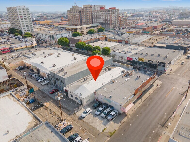 More Photos Of 1329-1333 Santee St, Los Angeles Storefront For Lease
