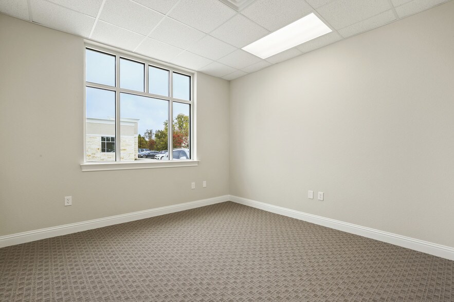 More Photos Of 3900 S Stonebridge Dr, McKinney Medical For Lease