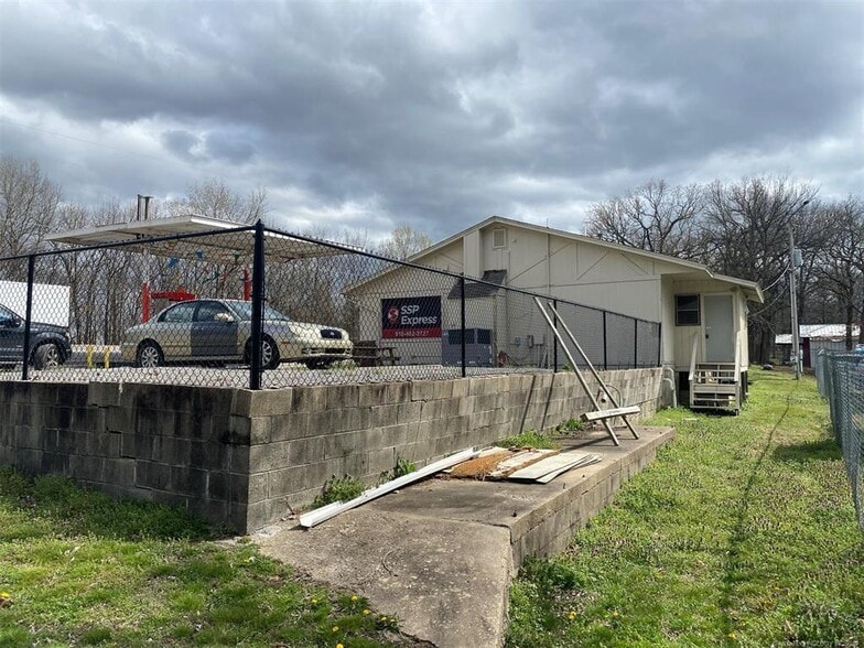 More Photos Of 68315 S 320 Rd, Wagoner Convenience Store For Sale