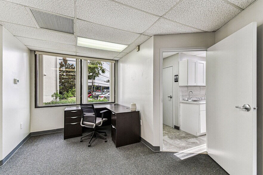 More Photos Of 3804 Gunn Hwy, Tampa Medical For Lease
