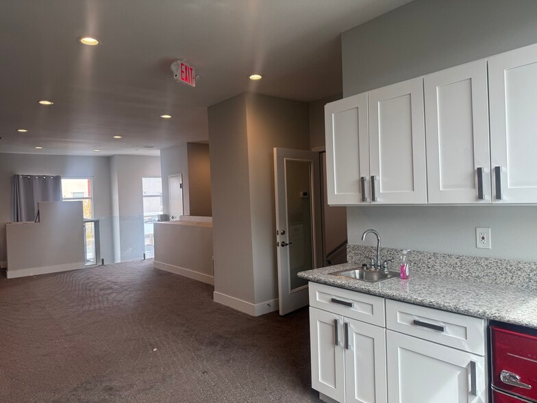 More Photos Of 7318 W Post Rd, Las Vegas Loft Creative Space For Sale