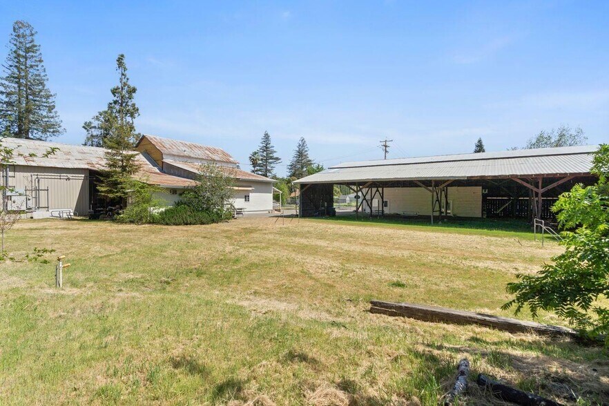 More Photos Of 217 W Jackson St, Ione Storefront Retail Office For Sale