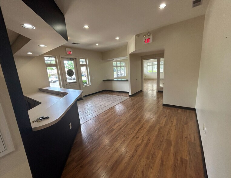 More Photos Of 440 Beecher Rd, Columbus Medical For Sale