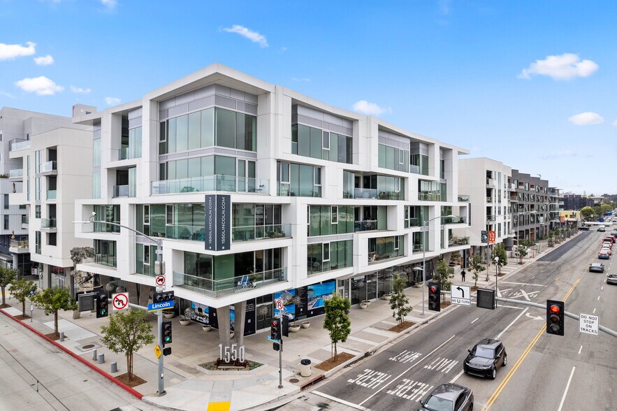 More Photos Of 1550 Lincoln Blvd, Santa Monica Apartments For Lease