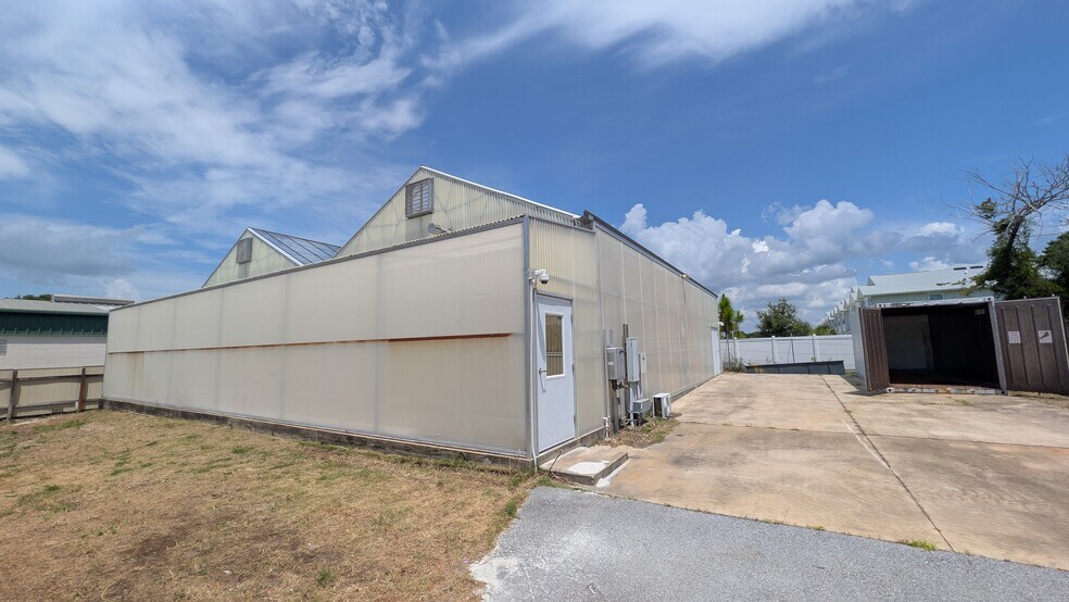 More Photos Of 515 Mountain Dr, Destin Flex For Lease