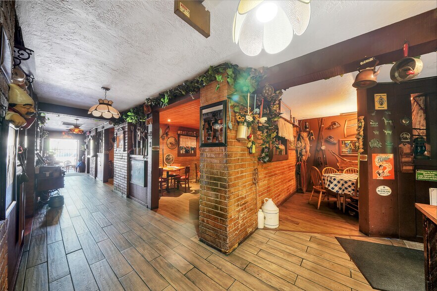 More Photos Of 3016 E Commercial Blvd, Fort Lauderdale Restaurant For Sale