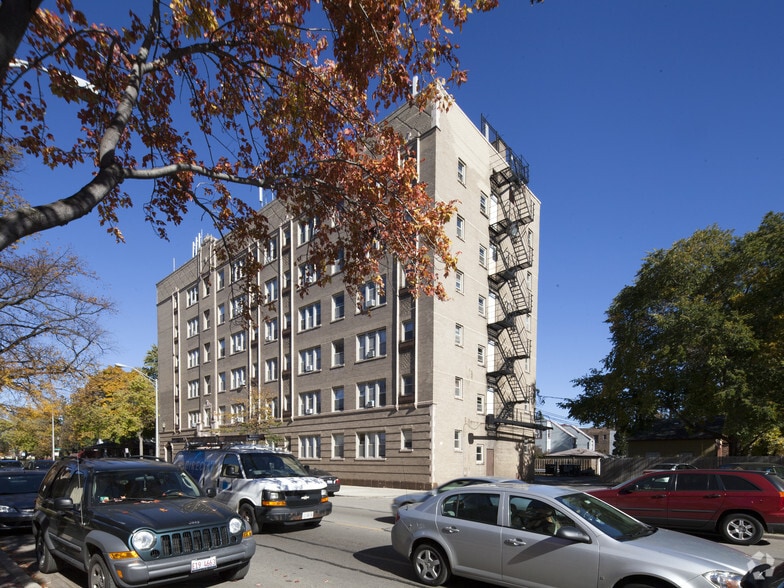 Primary Photo Of 525 N Austin Blvd, Chicago Apartments For Sale