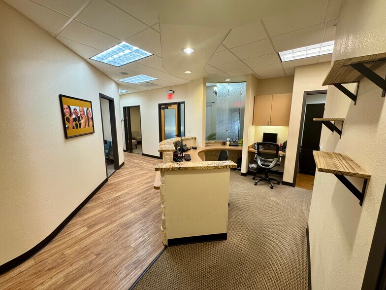 More Photos Of 3241 S Carrier Pky, Grand Prairie Medical For Sale