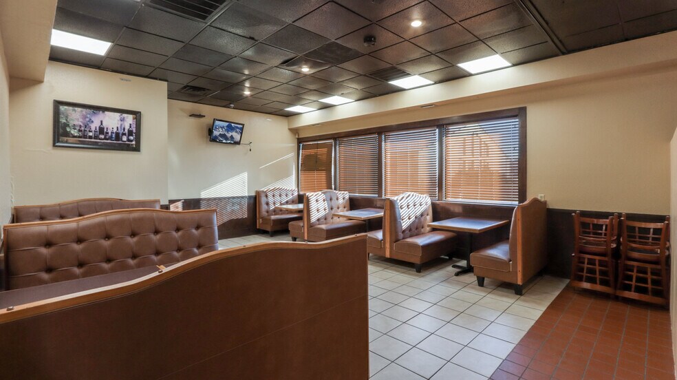 More Photos Of 6220 Texaco Dr, Eau Claire Restaurant For Sale