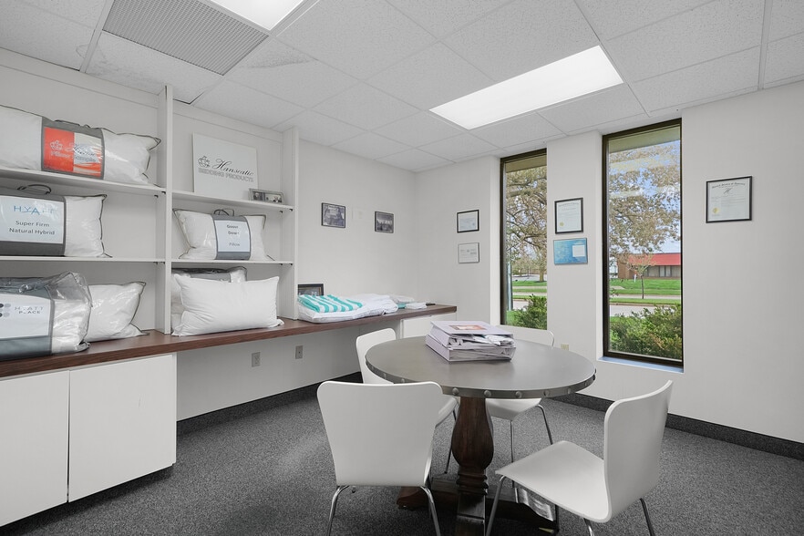 More Photos Of 4130 44th St SE, Grand Rapids Office For Sale