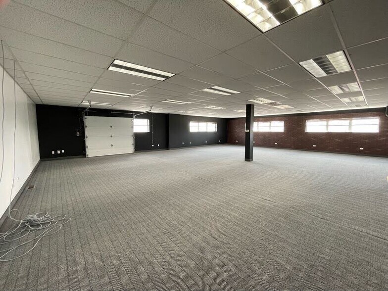 More Photos Of 25315 Kean St, Dearborn Light Distribution For Lease