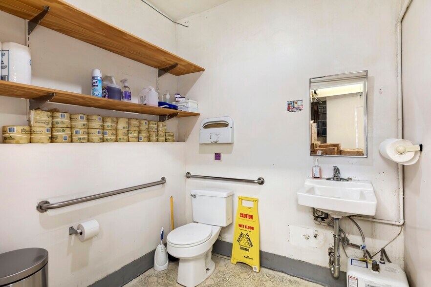 More Photos Of 11018 Washington Blvd, Culver City Storefront For Sale