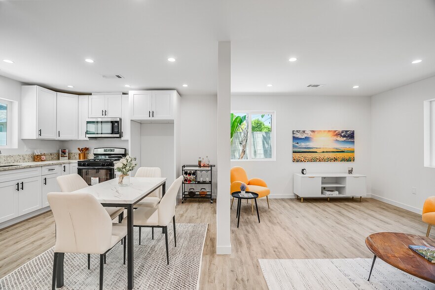 More Photos Of 7008 Encino Ave, Van Nuys Apartments For Sale