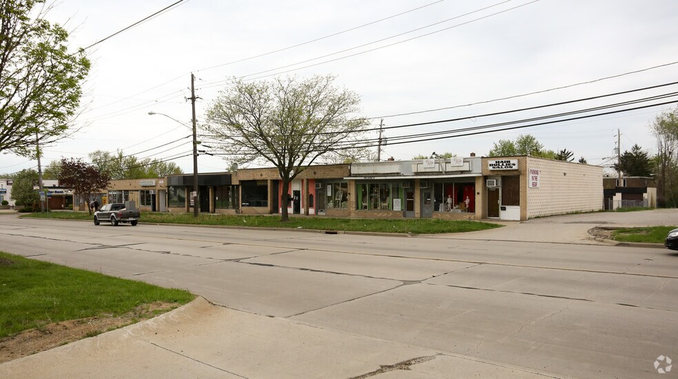 More Photos Of 5146-5166 Warrensville Center Rd, Maple Heights Storefront For Lease
