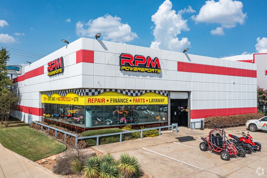 More Photos Of 13990-14000 N Stemmons Fwy, Farmers Branch Freestanding For Lease