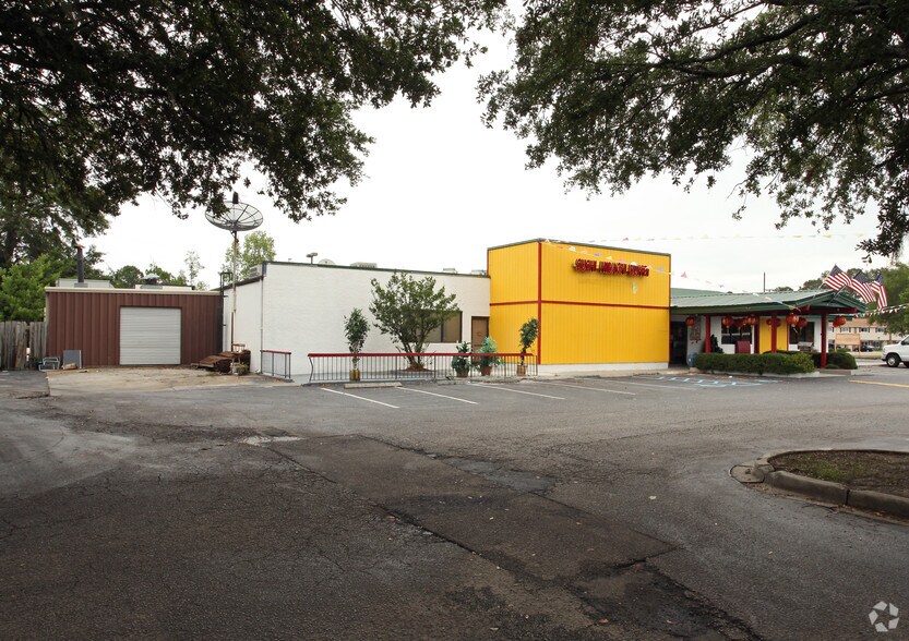 More Photos Of Dorchester @ NEC Dorchester & Trolley Rds., Summerville Unknown For Lease