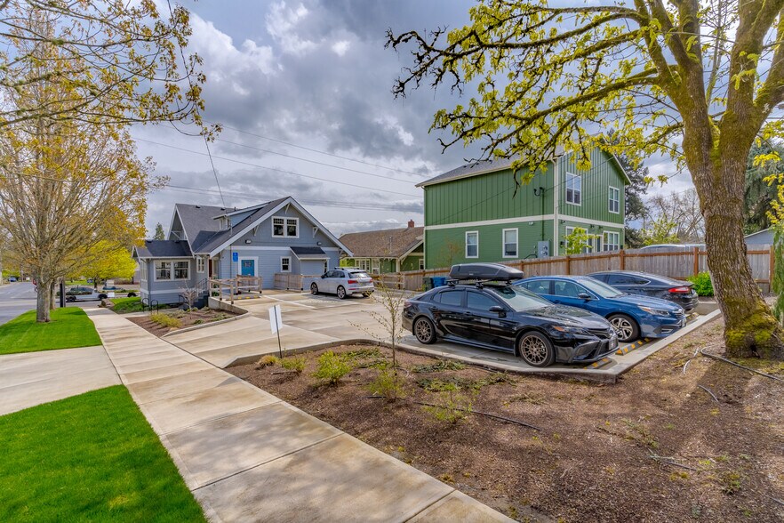 More Photos Of 1705 Commercial St SE, Salem Office Residential For Sale