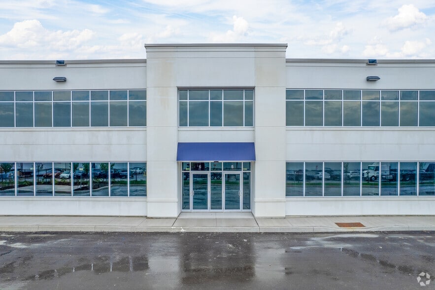 More Photos Of 12545 Coleraine Dr, Caledon Showroom For Sale