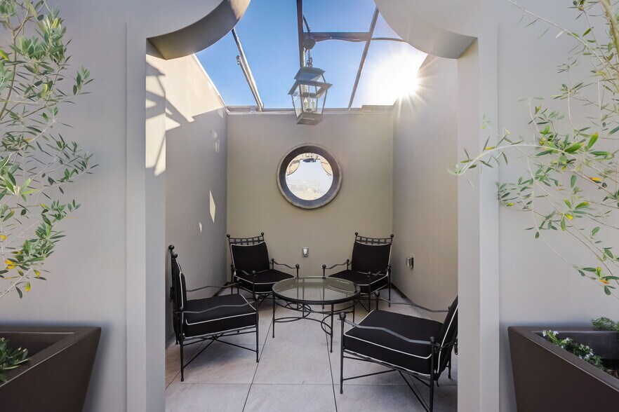 More Photos Of 1645 Vine St, Hollywood Loft Creative Space For Sale