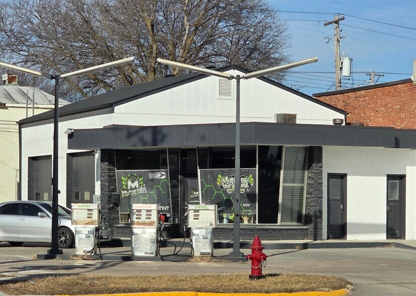 Primary Photo Of 803 N Lincoln Ave, York Flex For Sale