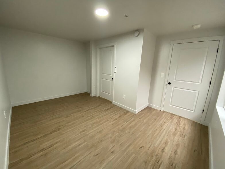 More Photos Of 404 E 5600 S, Salt Lake City Apartments For Sale