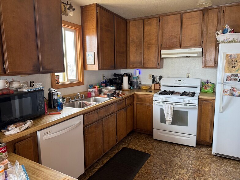 More Photos Of 950 Western Knolls Ave, Beaumont Industrial For Sale