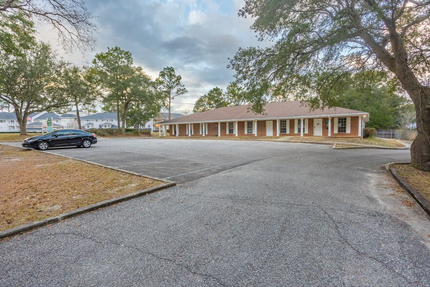 More Photos Of 8800 University Pky, Pensacola Medical For Sale