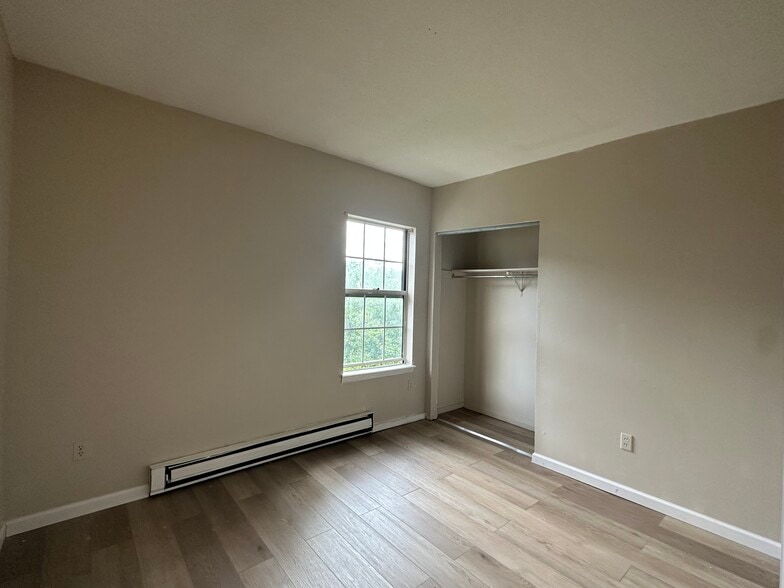 More Photos Of 197 S Leonard St, Waterbury Apartments For Sale