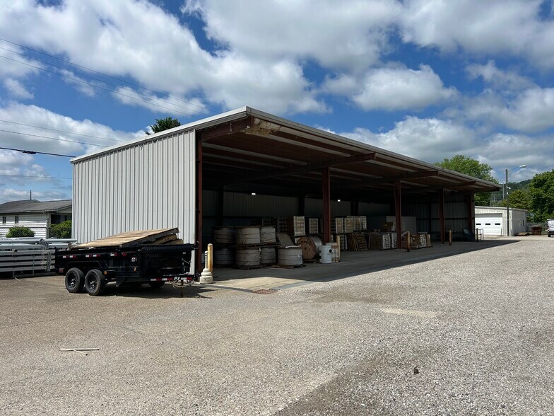 More Photos Of 555 29th St W, Charleston Service For Lease