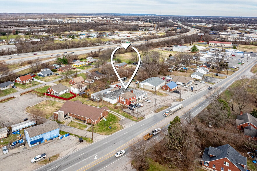 Primary Photo Of 3958 Cane Run Rd, Louisville Freestanding For Sale