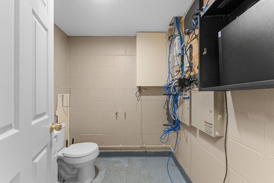 More Photos Of 628 Belmont St, Brockton Freestanding For Sale