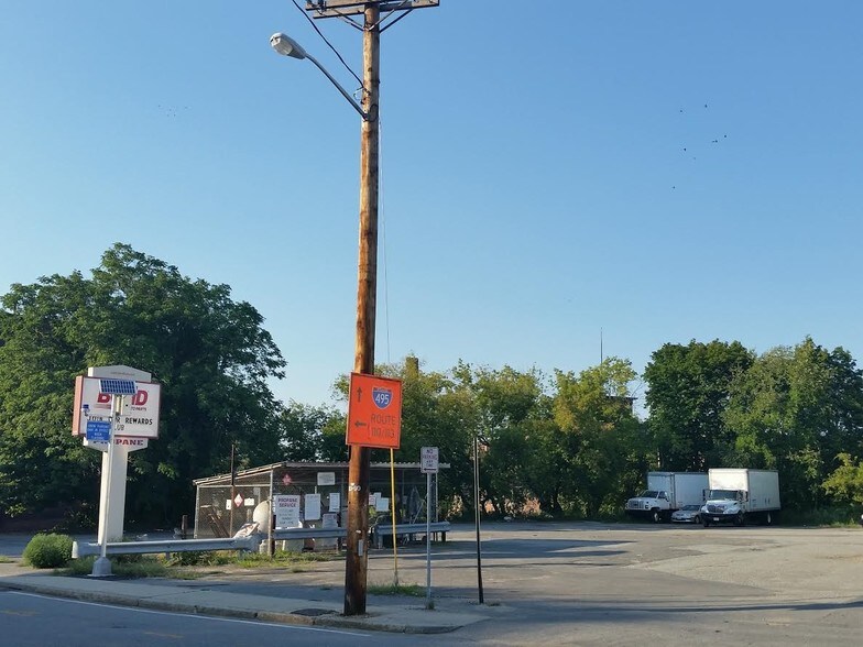 More Photos Of 235 Essex St, Haverhill Auto Repair For Sale