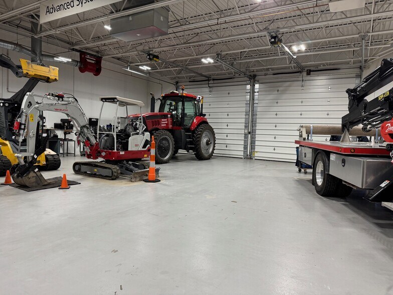 More Photos Of 7955 Wallace Rd, Eden Prairie Manufacturing For Sale