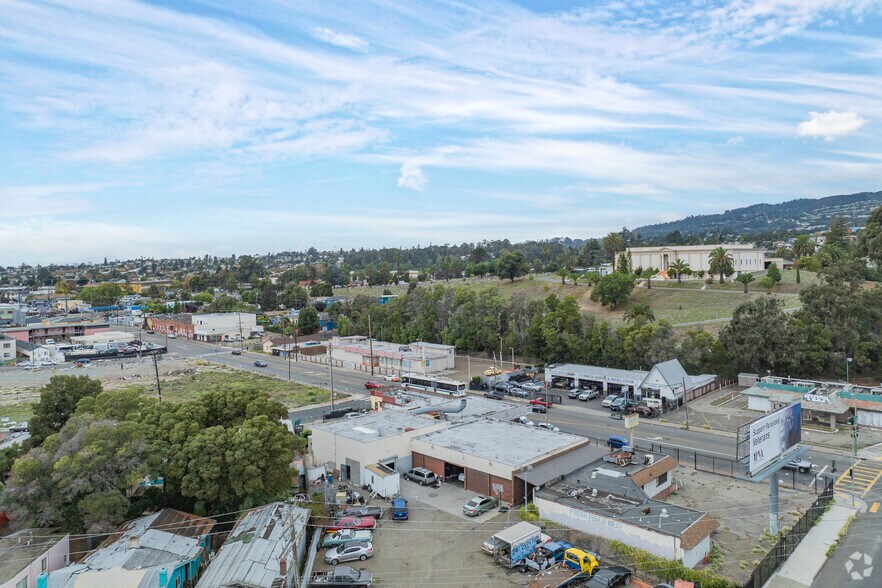 More Photos Of 6821 Foothill Blvd, Oakland Auto Repair For Sale