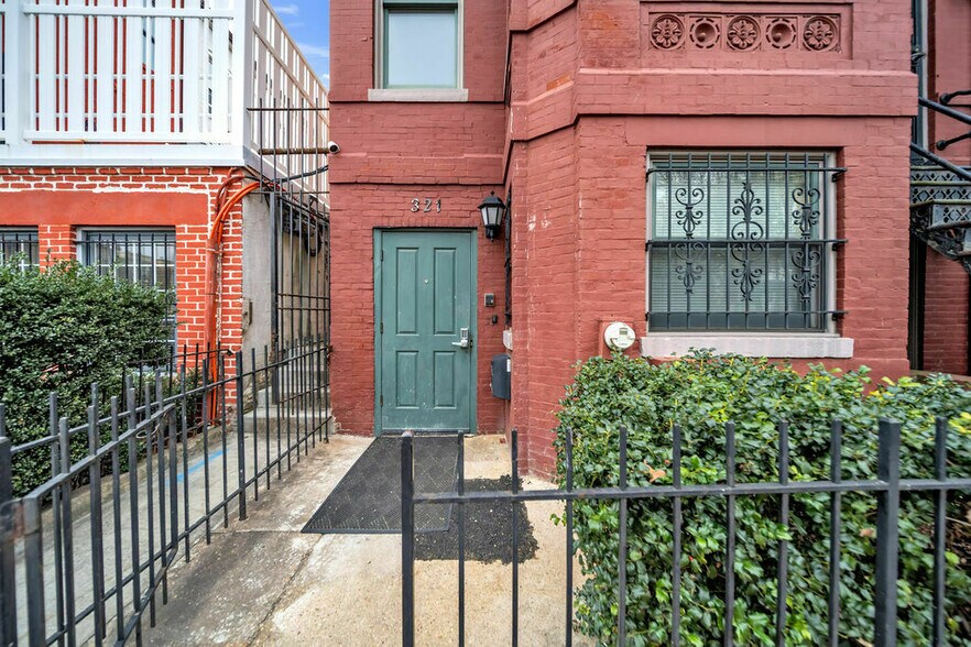 More Photos Of 319-321 D St NE, Washington Office For Lease