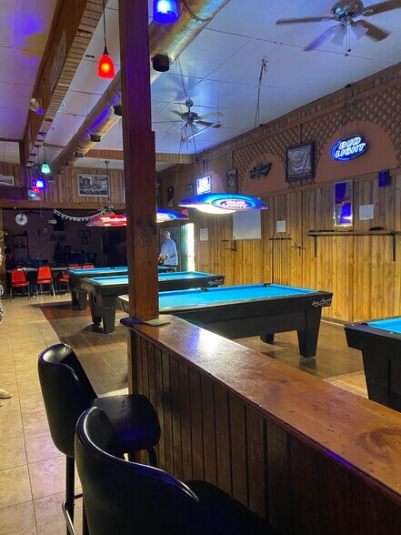More Photos Of 2805 Fort Argyle Rd, Bloomingdale Bar For Sale