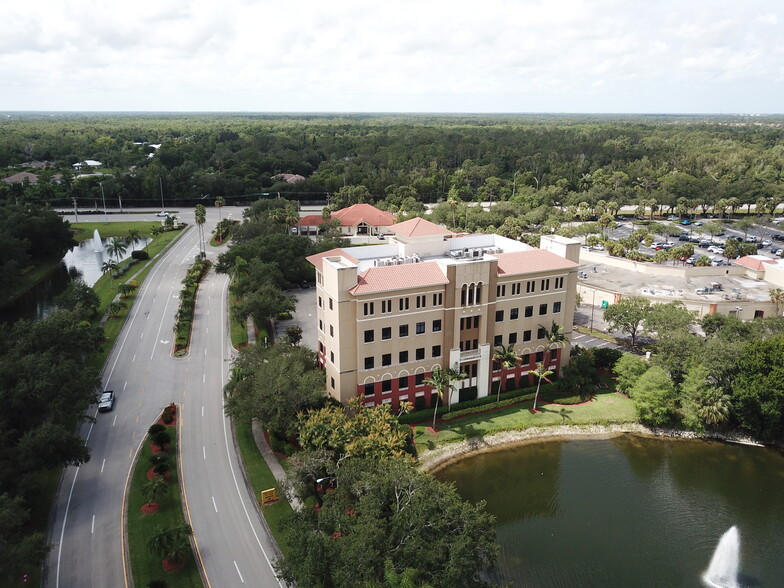More Photos Of 75 Vineyards Blvd, Naples Office For Lease