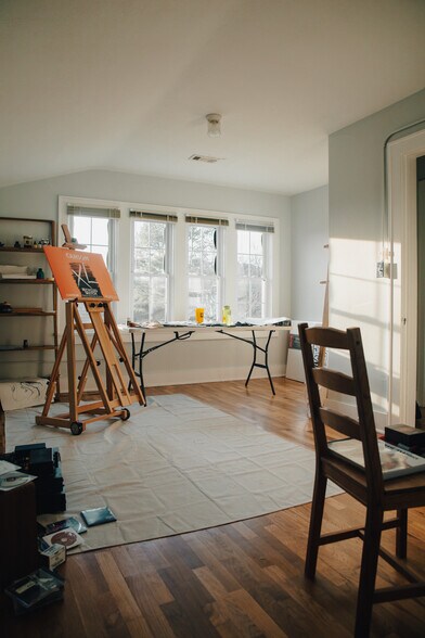 More Photos Of 355 N College Ave, Fayetteville Office For Sale