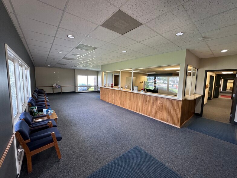 More Photos Of 1200 IL-121, Mount Zion Medical For Lease